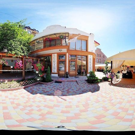 โรงแรมเลโอเทล ลวีฟ ภายนอก รูปภาพ